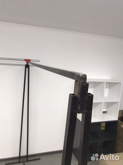 Продам ярморочная стоика 4 штуки