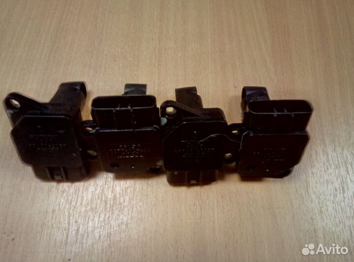 Расходомер Suzuki SX-4 Grand Vitara 3 13800-63J00