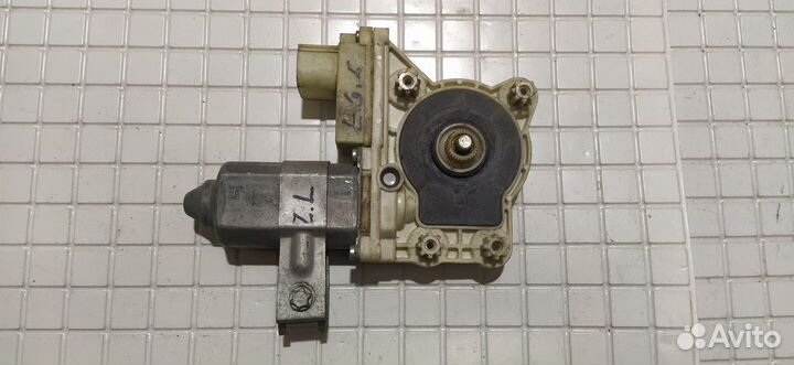 Моторчик стеклоподъёмника задний левый BMW 7 E65