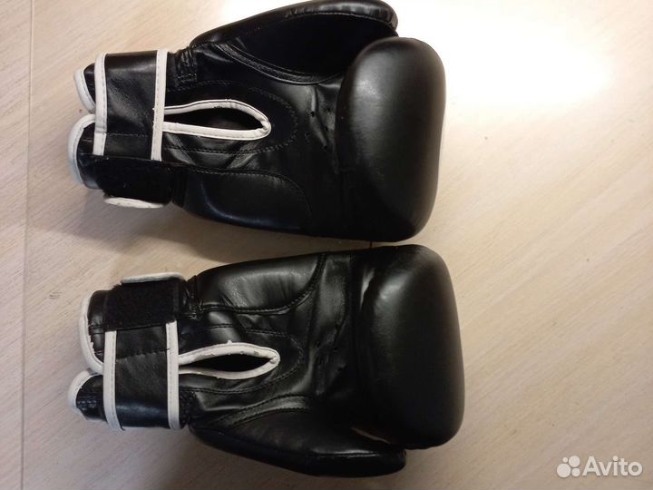 Боксёрские перчатки от компании Green Hill 12 oz