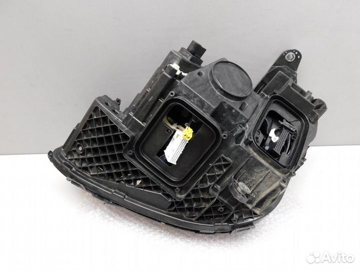 Фара правая Mercedes-Benz E-Class