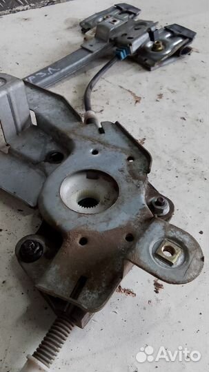 Стеклоподъемник задний левый Skoda Octavia Tour