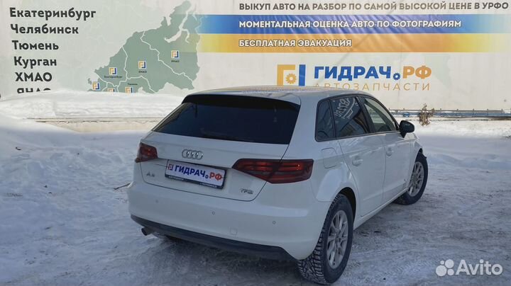 Радиатор масляный Audi A3 (8V) 04E117021C