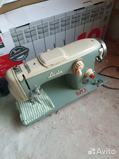 Швейна машина лада