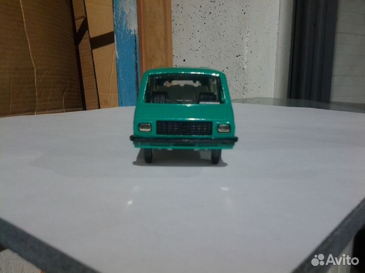 Модель автомобиля RAF 2203 