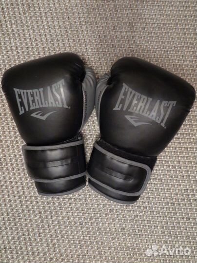 Боксерские перчатки everlast 14oz