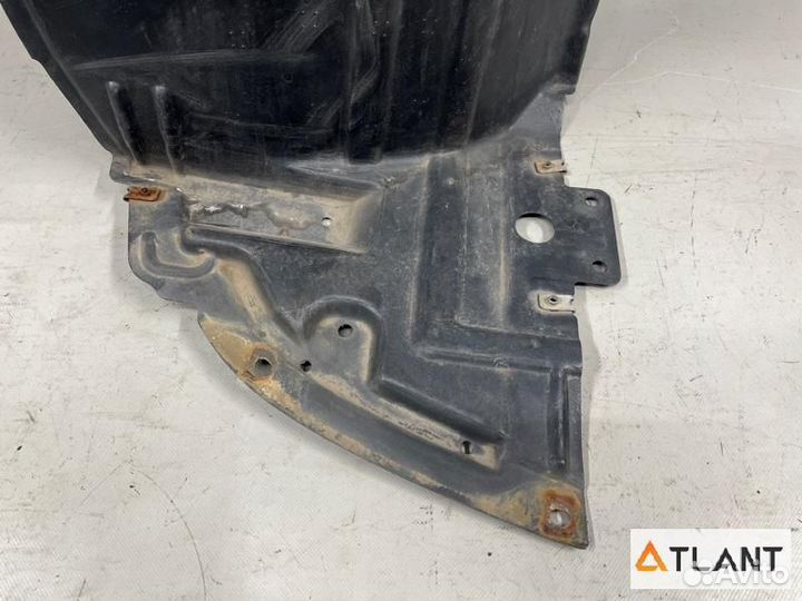 Подкрылок передний правый nissan skyline