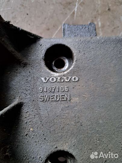 Кронштейн генератора Volvo S80