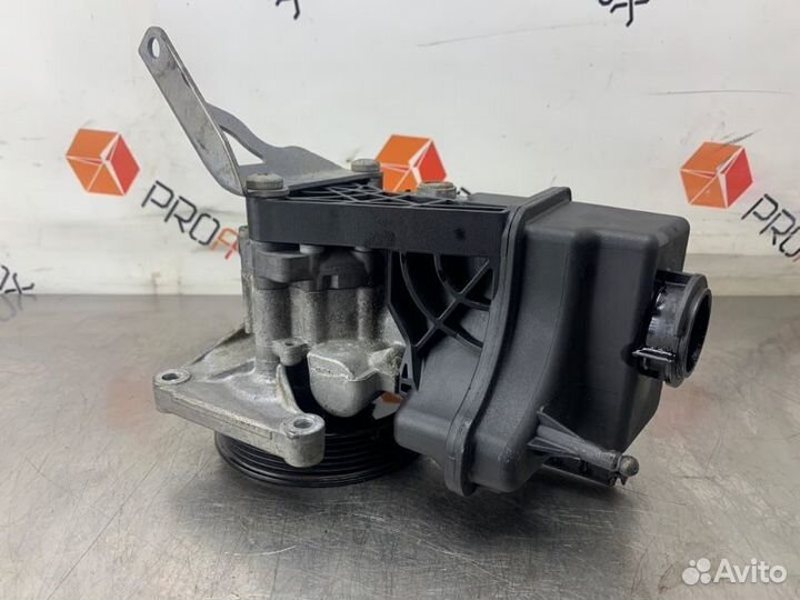 Насос гидроусилителя руля Mercedes C-Class W204