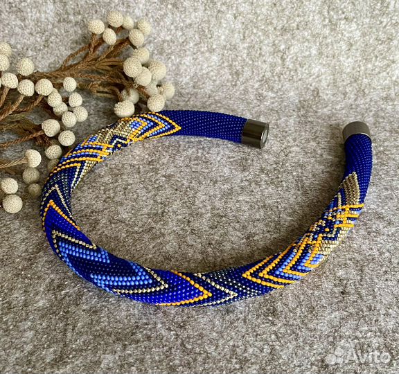 Жгуты-колье, браслеты из бисера