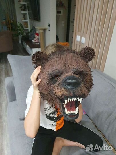 Голова медведя и волка