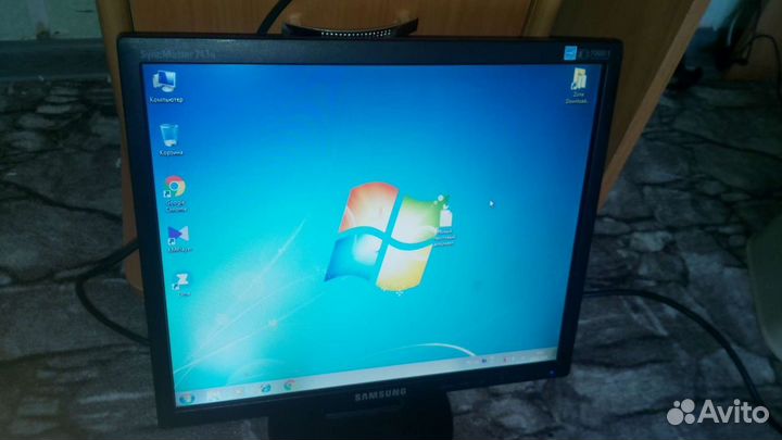 Монитор Samsung