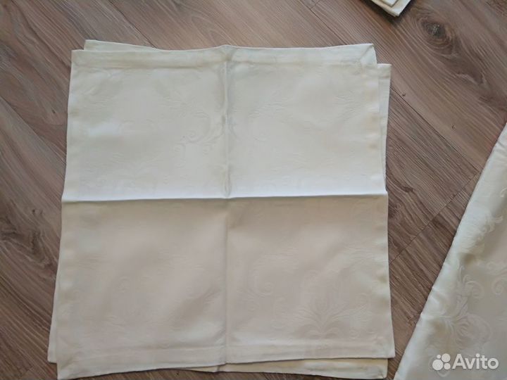 Белье постельное, скатерть,полотенца