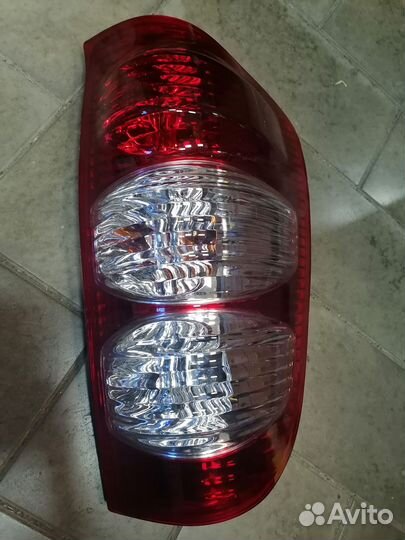Фонарь задний правый (на крыло) 4133200P00 для Win