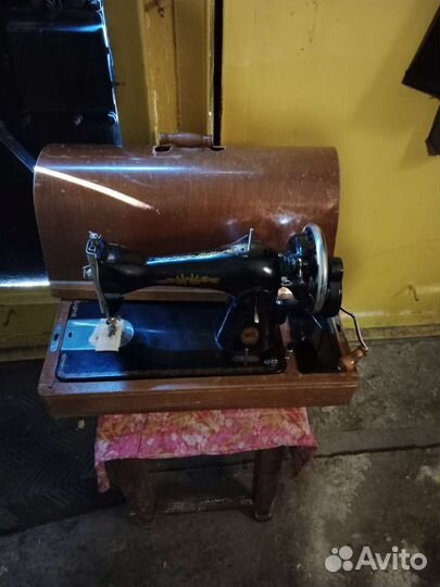 Швейная машина Подольск ручная
