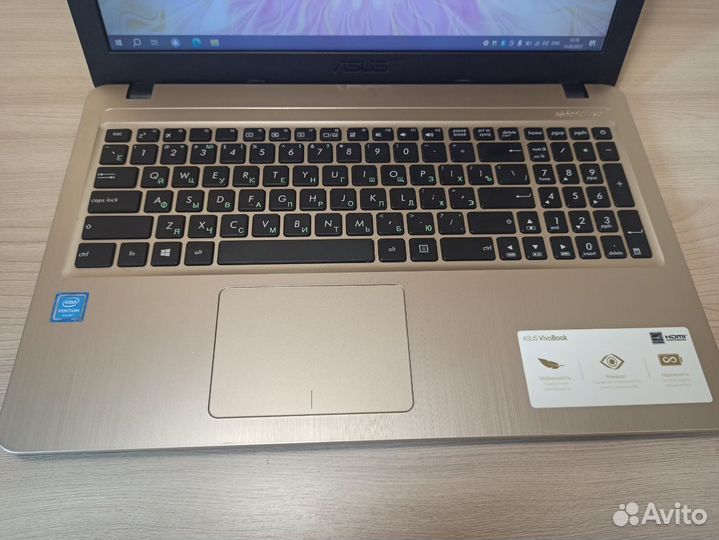 Быстрый офисный ноутбук Asus VivoBook