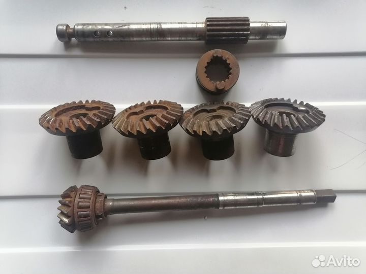 Запчасти от лодочного мотора Вихрь