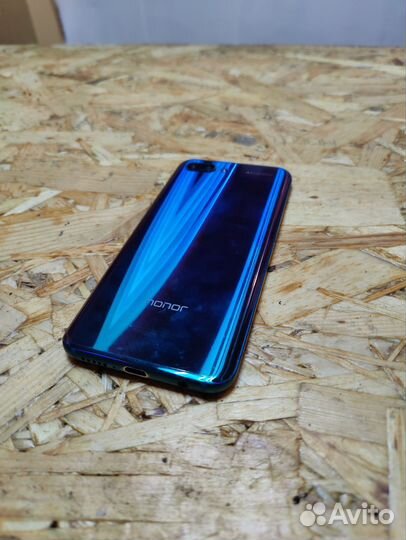 HONOR 10, 4/64 ГБ