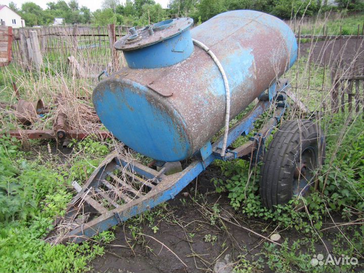 Бочка на колесах для воды или др. жидкостей