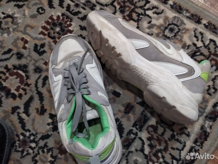 Кроссовки. Бутсы размер 37