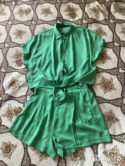 Костюм женский Colins