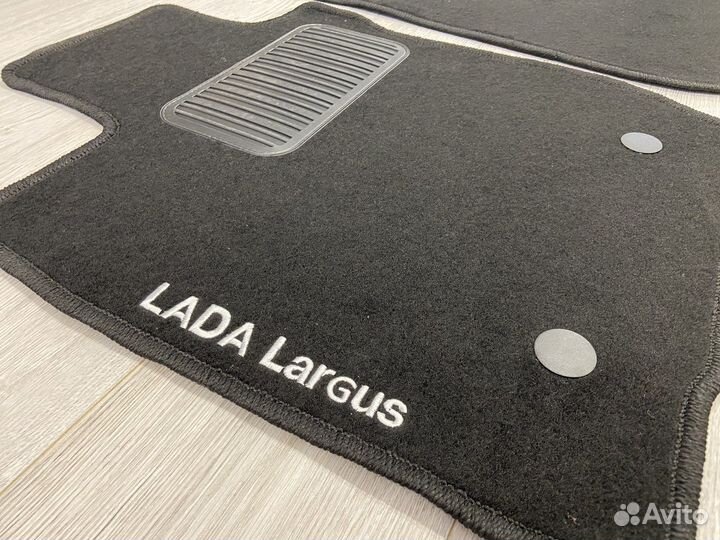 Оригинальные текстильные ковры LADA Largus