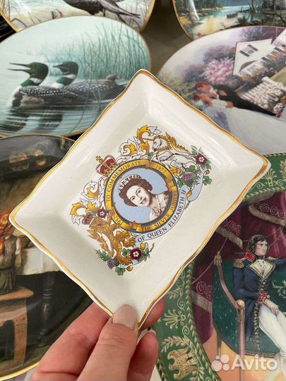England Тарелка с портретом королевы Елизаветы II