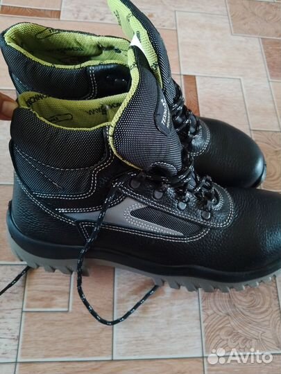 Ботинки кожаные демисезонные с композитным носком