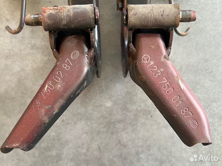 Петли багажника mercedes w123