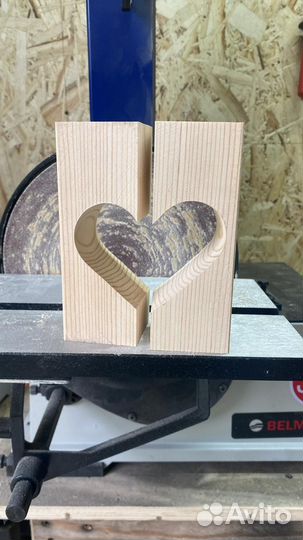 Подсвечник из дерева