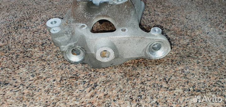 Кулак поворотный передний правый BMW E60\61