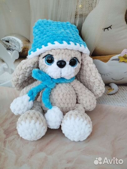 Вязаные игрушки ручной работы - зайка