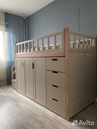 Кровать чердак со шкафом