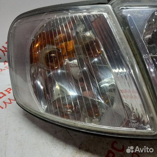 Фара галогеновая правая Audi A3 8P CAX 1.4 2011