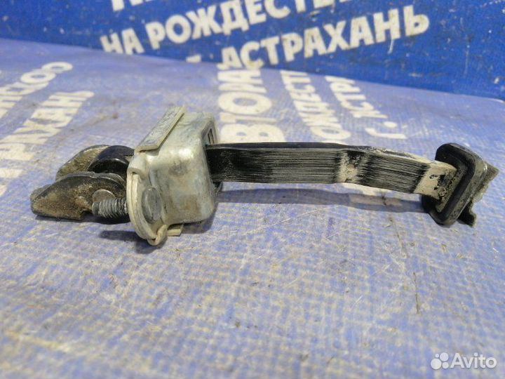 Ограничитель двери Ford Fiesta 5 хэтчбек fyja 2007
