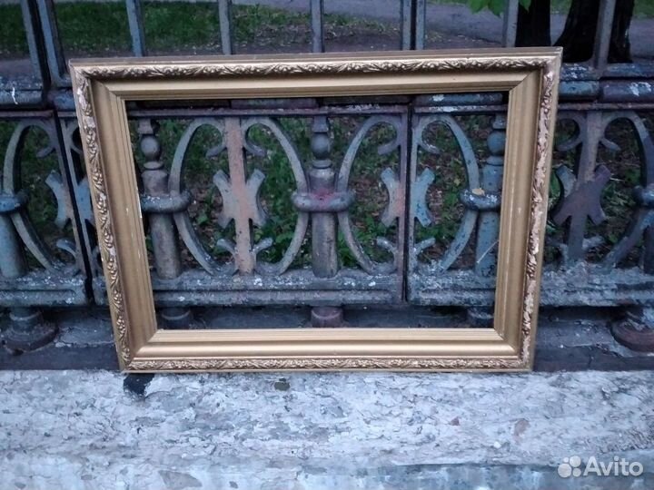 Старинная багетная рама. Дерево