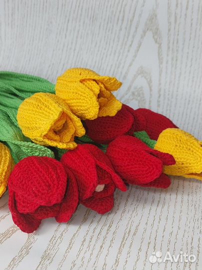 Букет вязаных тюльпанов