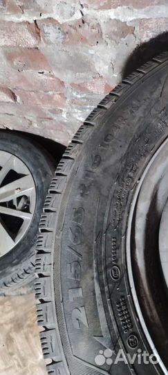 Nokian Tyres Hakkapeliitta 7 SUV 215/65 R16 102