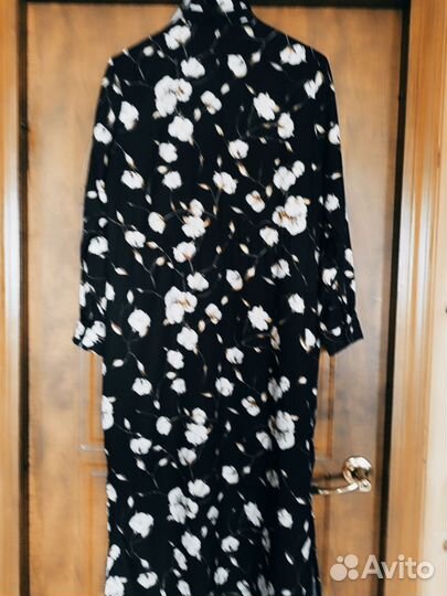 Платье с длинным рукавом макси