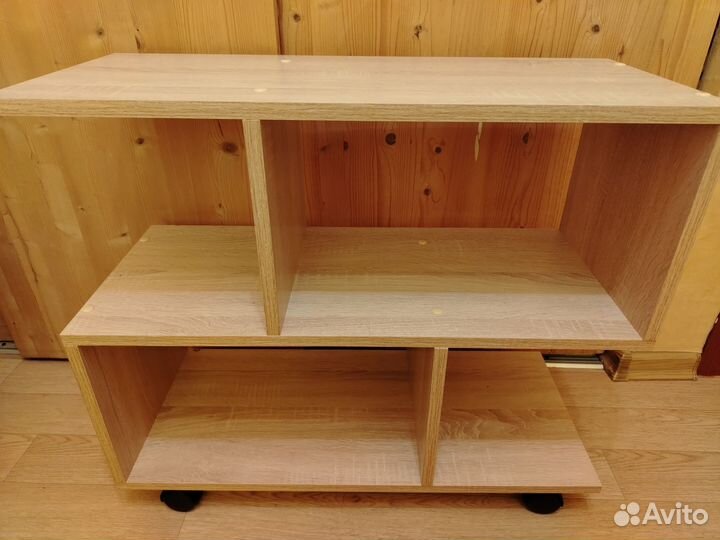 Тумбочка/столик на колесиках