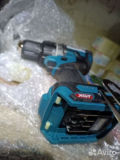 Дрель-шуруповерт 40V Makita df002g