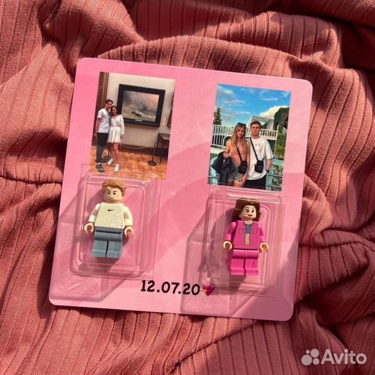 Парные лего-человечки на карточке