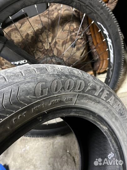 Goodyear EfficientGrip Performance 215/55 R16 93V