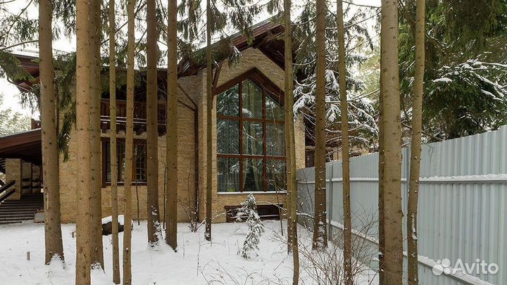 Высокий забор