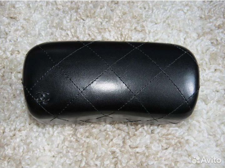 Брендовые чехлы для очков