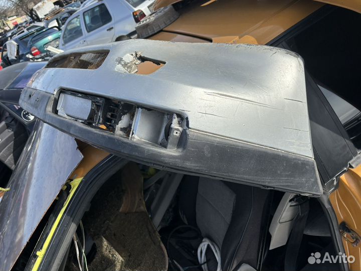 Передний бампер audi 90