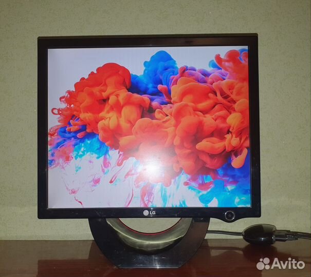 LG L1900E-BF 19