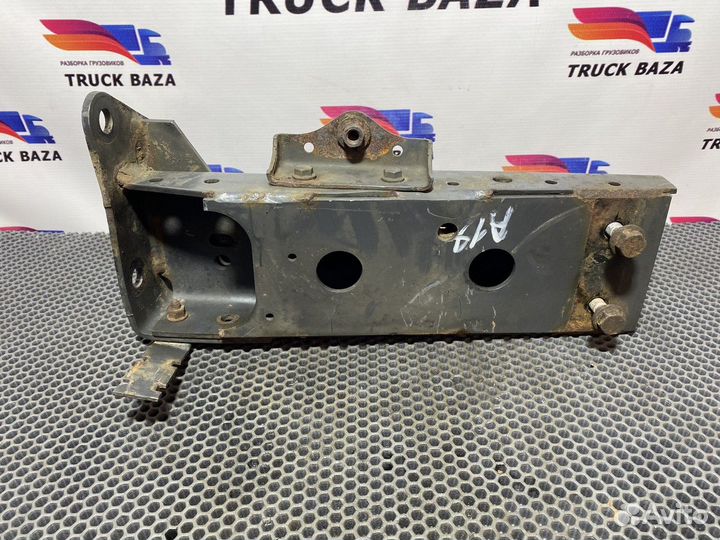 Кронштейн подножки правый Mercedes-Benz Actros