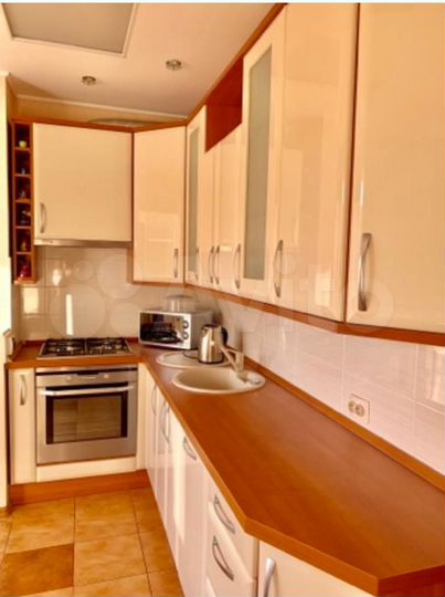 2-к. квартира, 72 м², 3/9 эт.