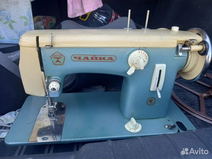 Швейная машина Чайка